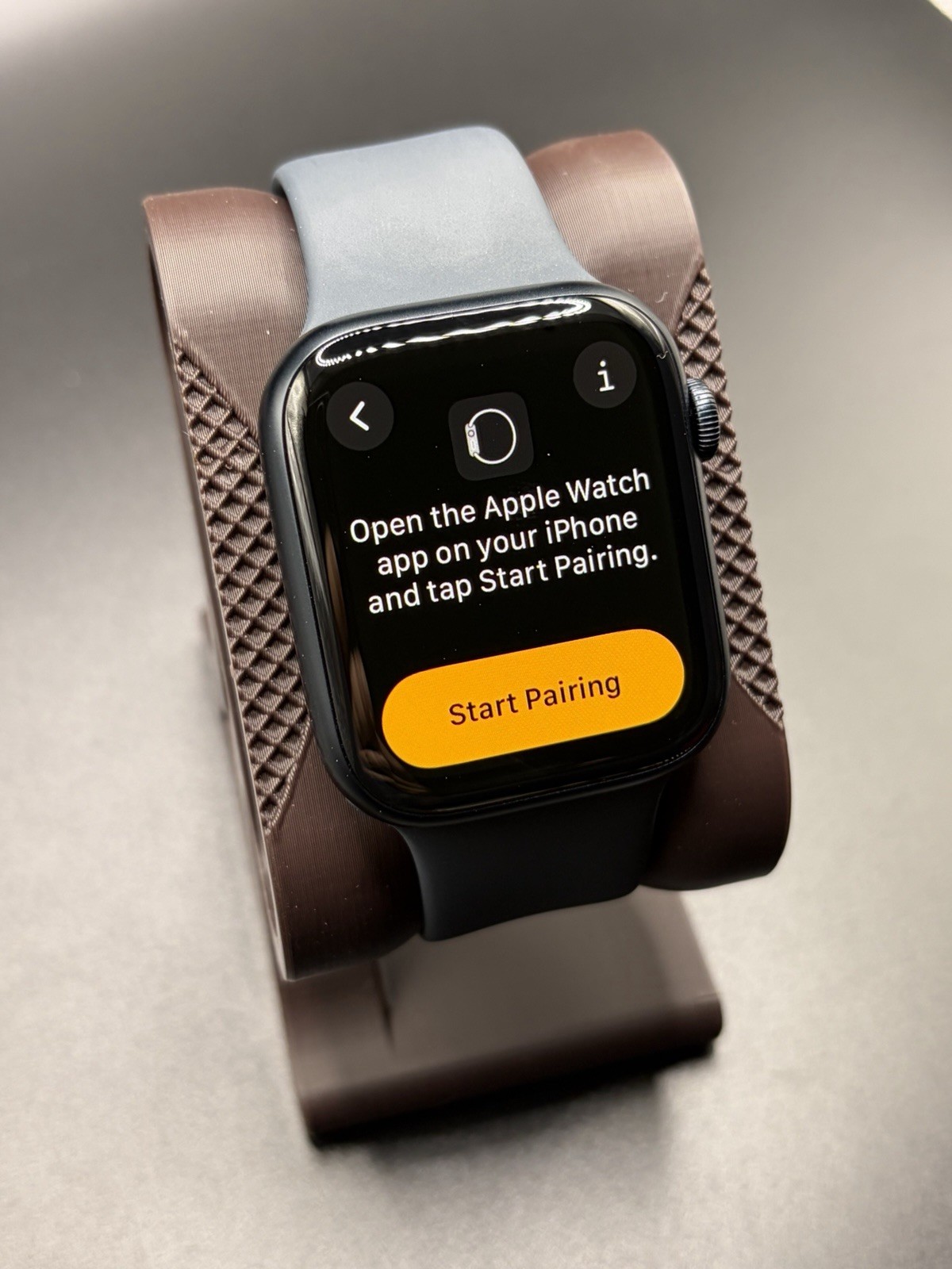Apple Watch Series 9 45mm Aluminum Case with Sport Loop – Midnight