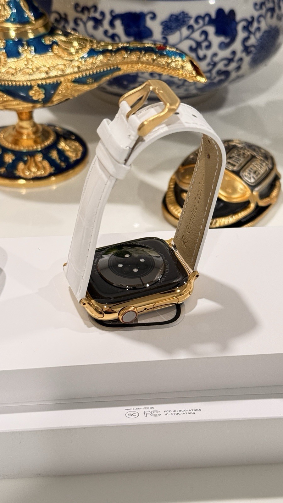 24K Gold Plated 45MM Apple Watch SERIES 9 Stainless Steel White Leather GPS LTE