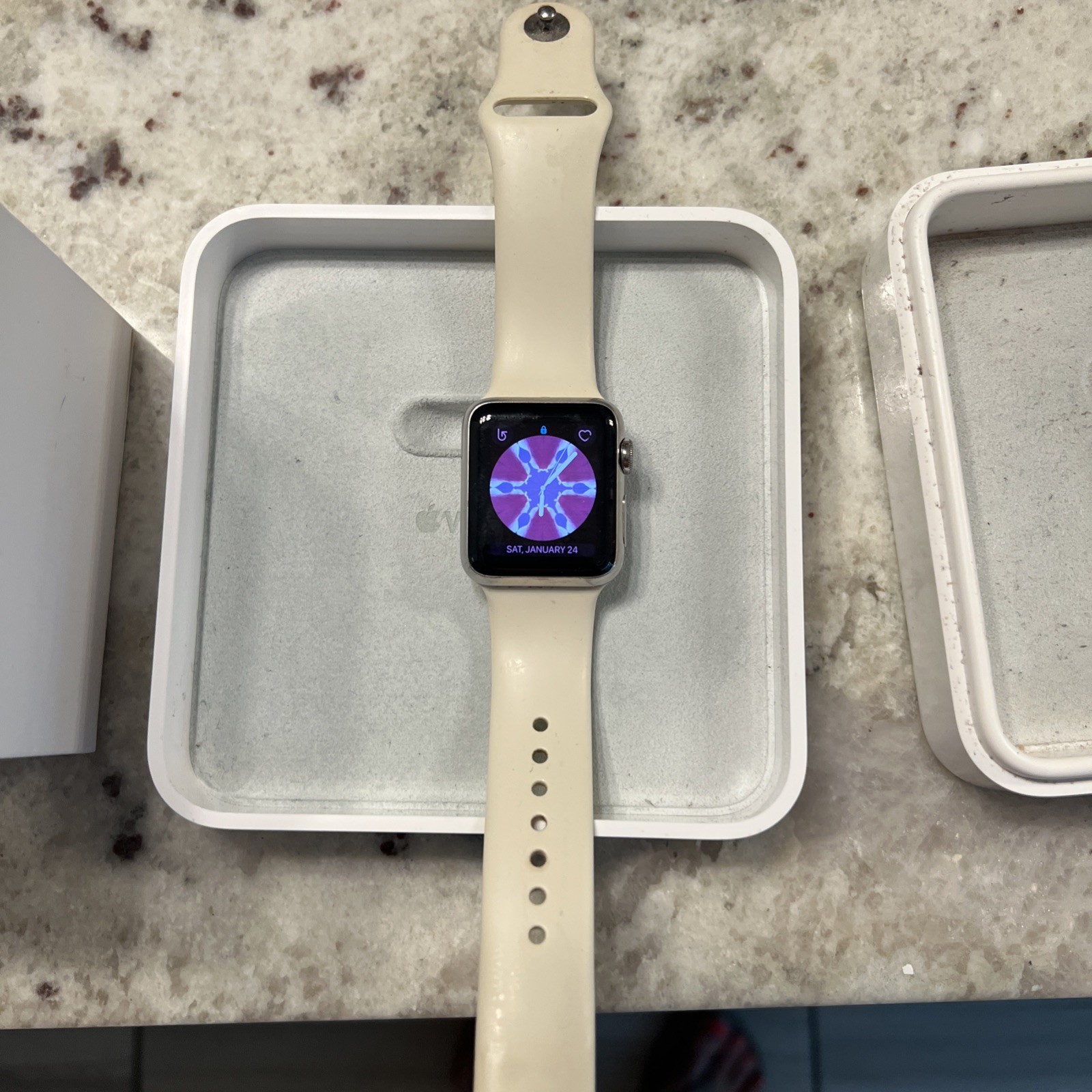 Apple WATCH 38 Mm SS 5 Mdrn Bkl-5 316L Stainless Steel Sapphire CRYSTAL retina