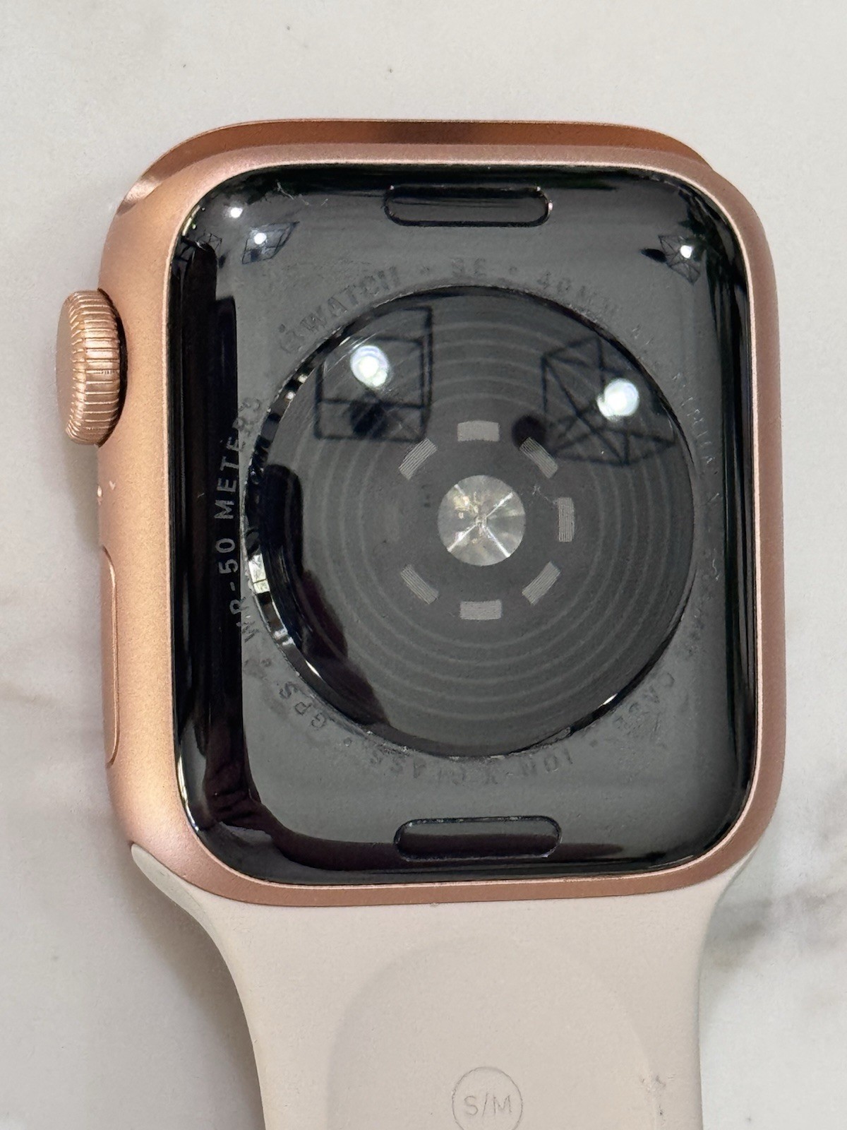 Apple Watch SE (1st Generation) 40mm A2351 – Cracked Glass Face – GPS Edition