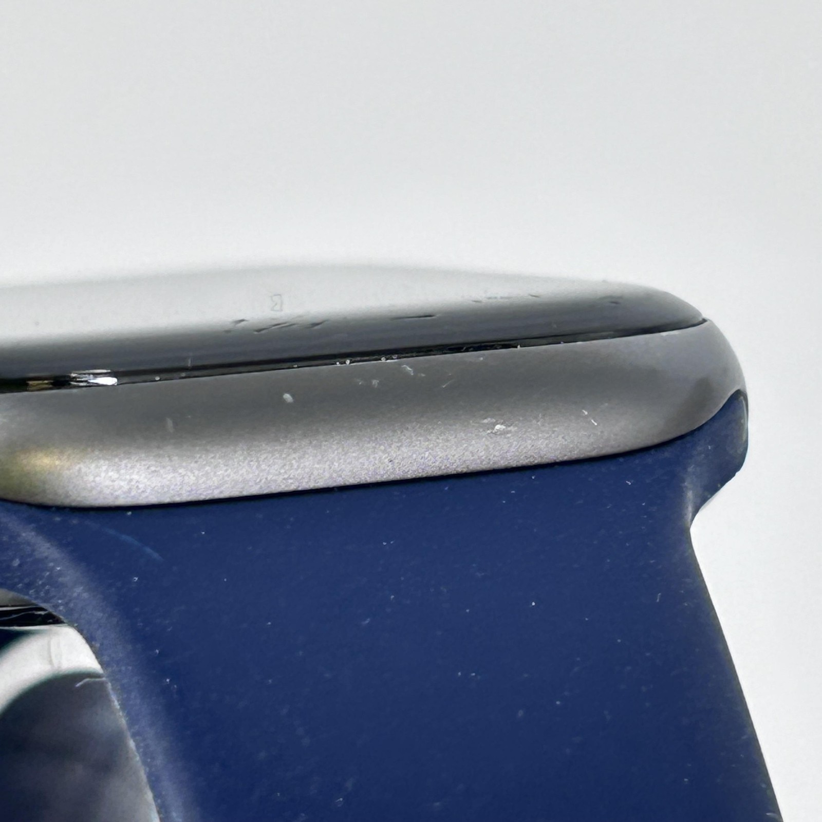 Apple Watch (Series 5) 44mm Black Aluminum (GPS) w/ Blue Sport – Fair