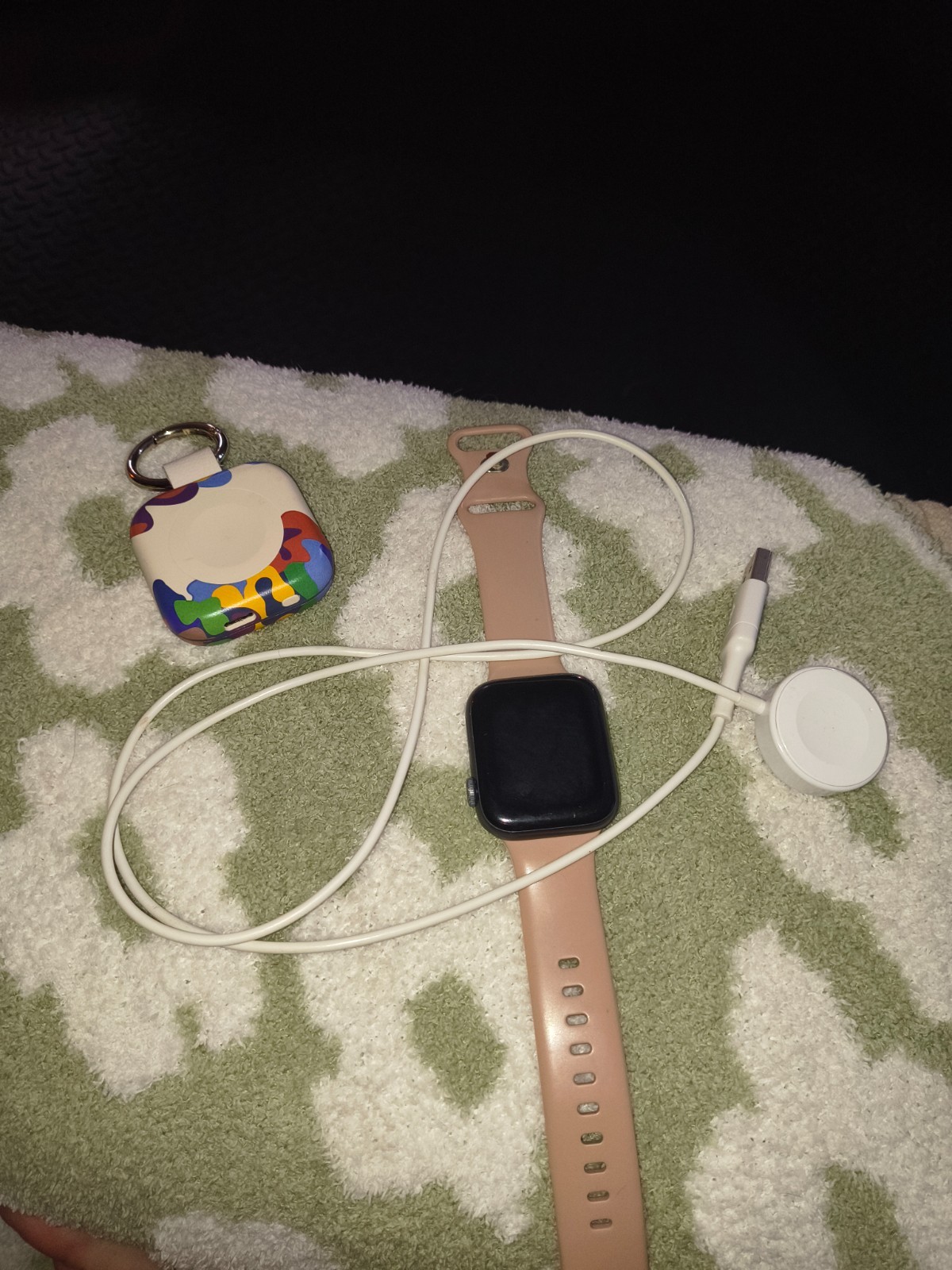 Apple Watch Series 6 44mm Space Gray Aluminum with band/cord/charge block