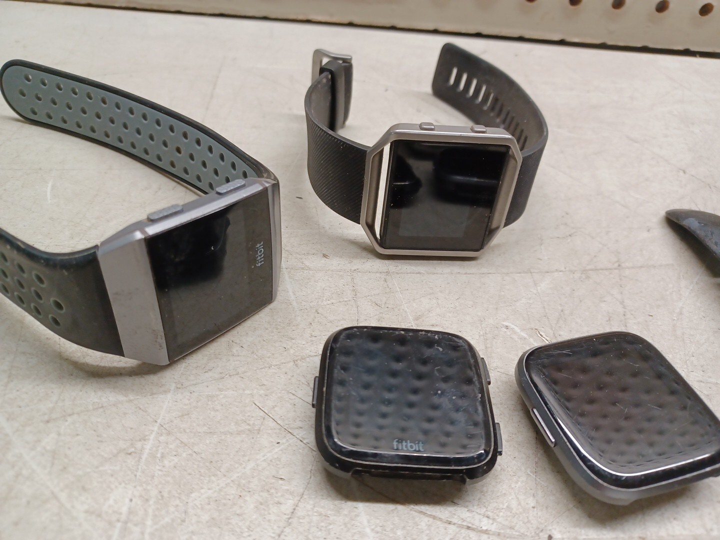RESALE PARTS REPAIR Lot of 9 Fit Bit Fit Tech Pay Versa Smart Watches FIX
