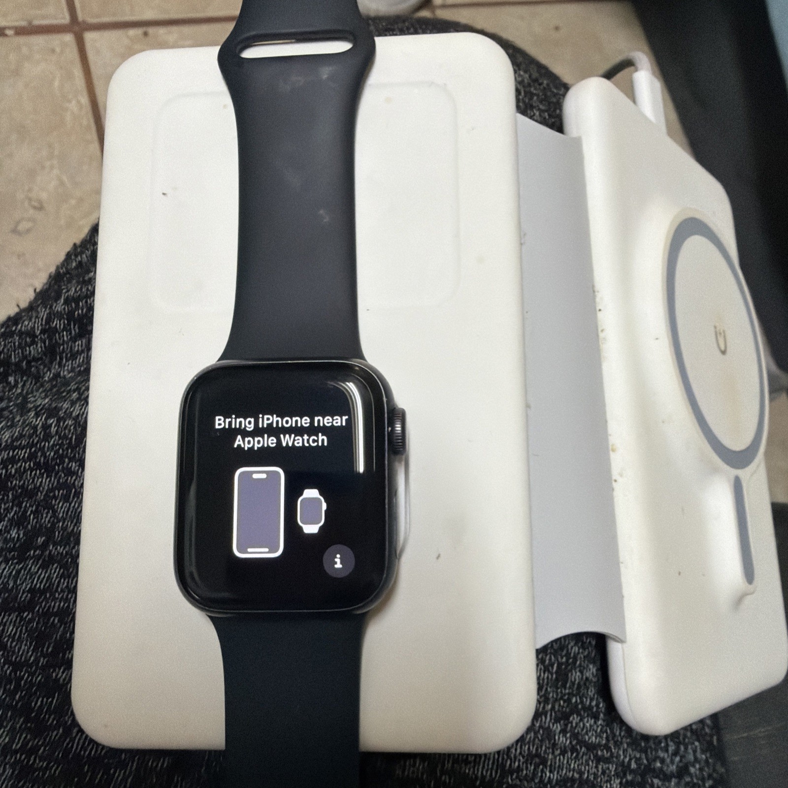 Apple Watch SE 40mm Space Gray Aluminum Case with Black Sport Band -MYDP2LL/A-