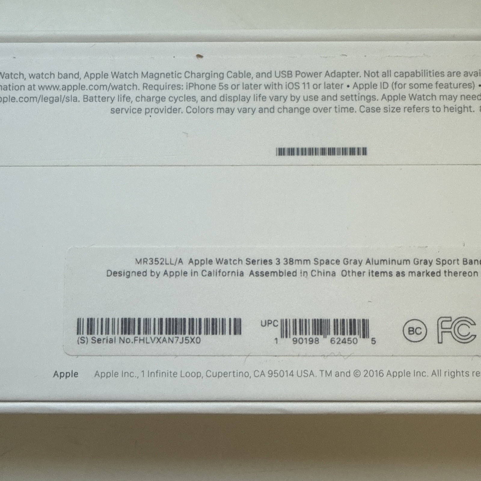 Apple Watch Series 3 38mm Space Gray Aluminium Case with Gray Sport Band (GPS) –