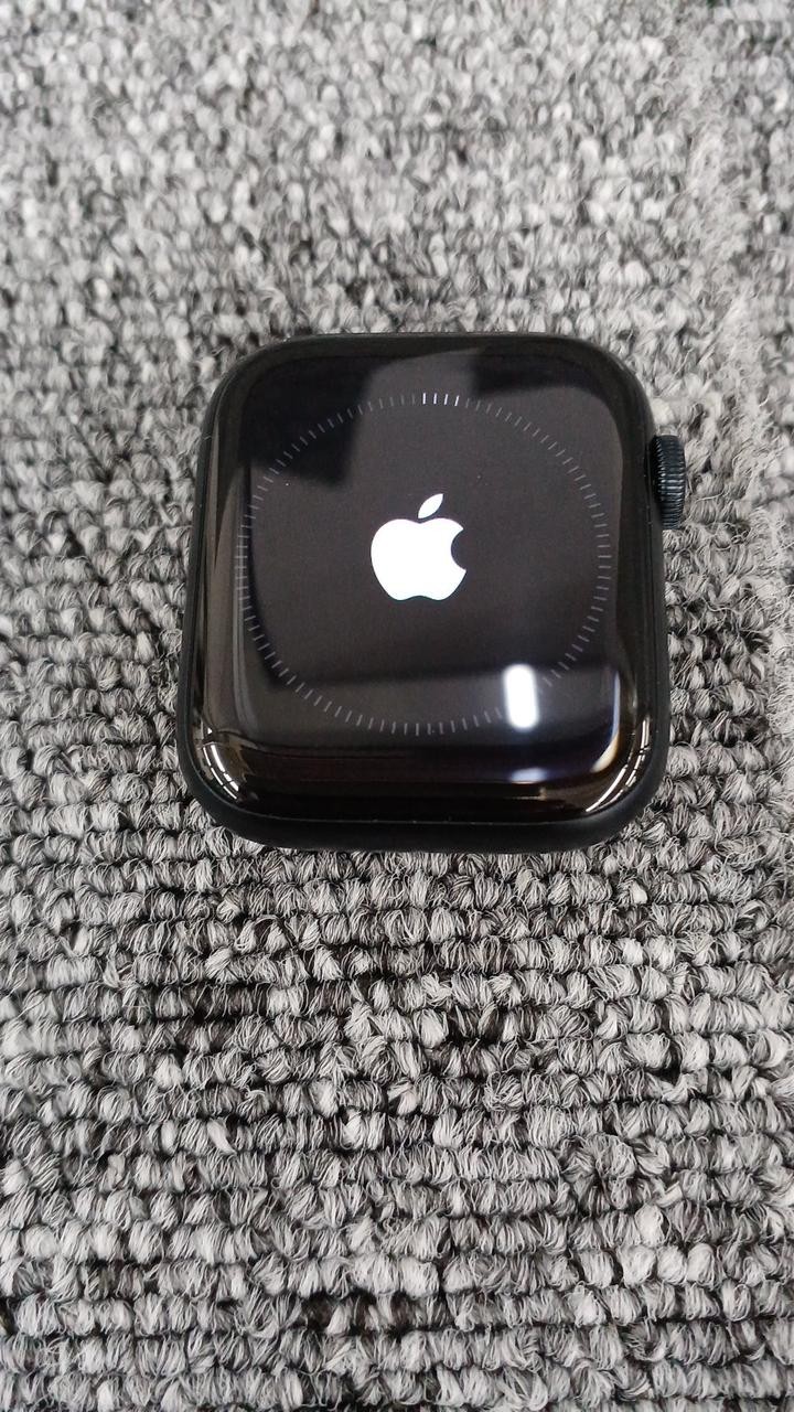 Apple Watch SE3 44mm GPS 64GB Smartwatch Black Aluminum Series 3