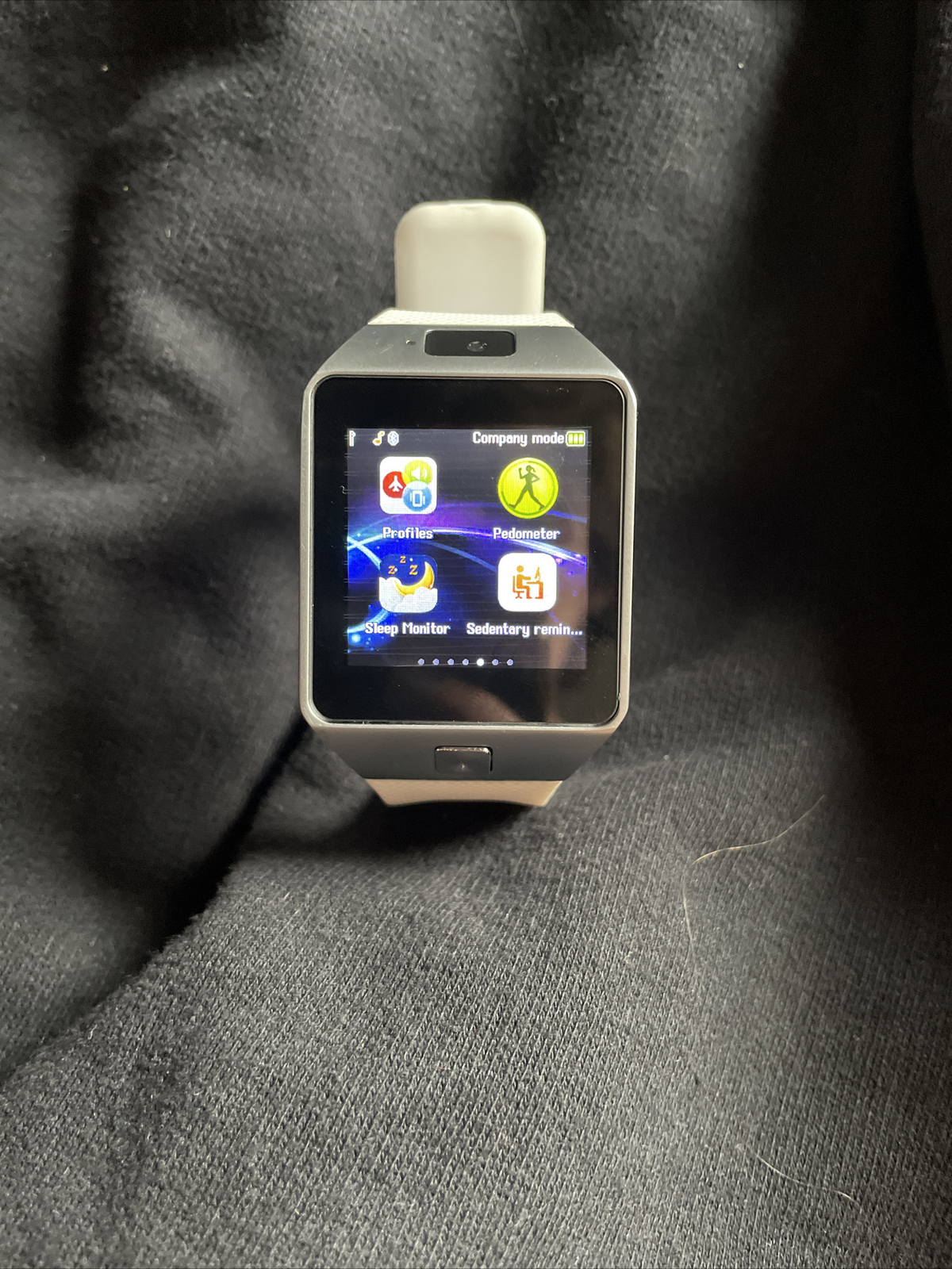 smart watch Not Ever Really Used Don’t Know Much About It Great Gift Works Fine