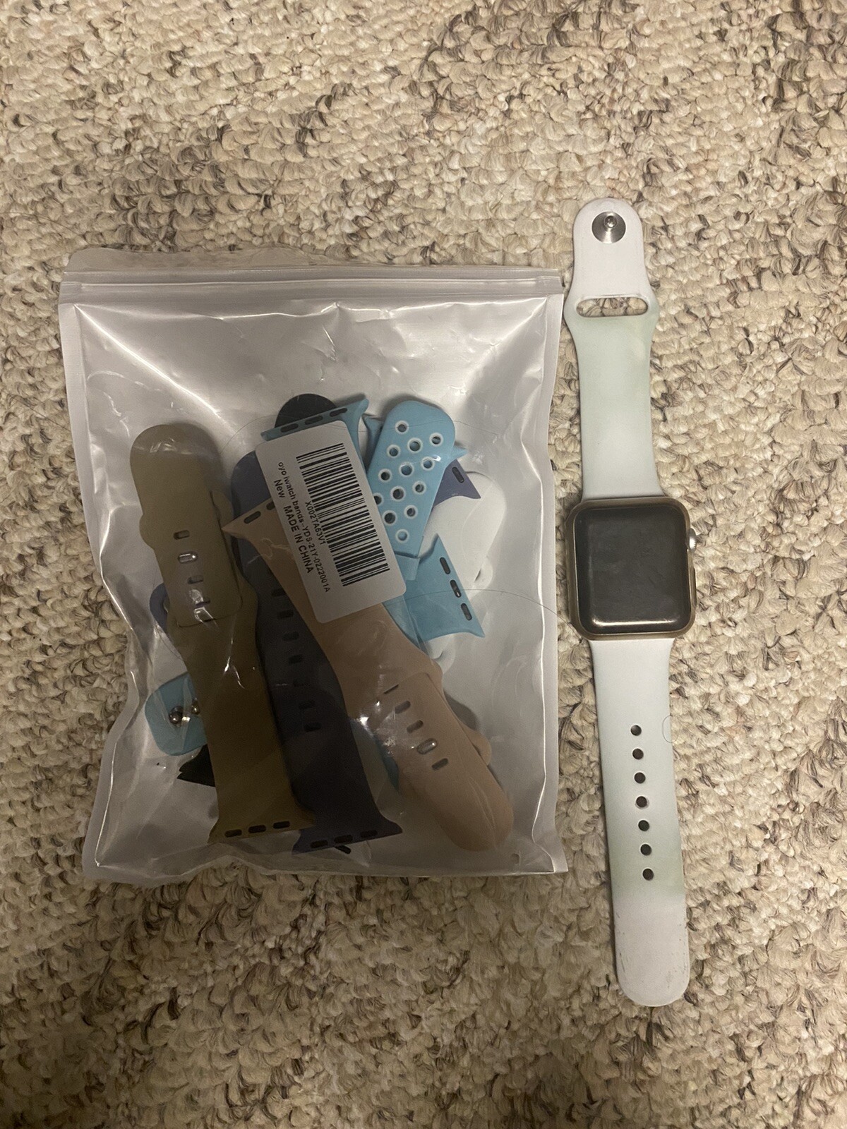 Apple Watch Series 3 38 mm Silver Aluminum Case White Sport Band Smartwatch -…