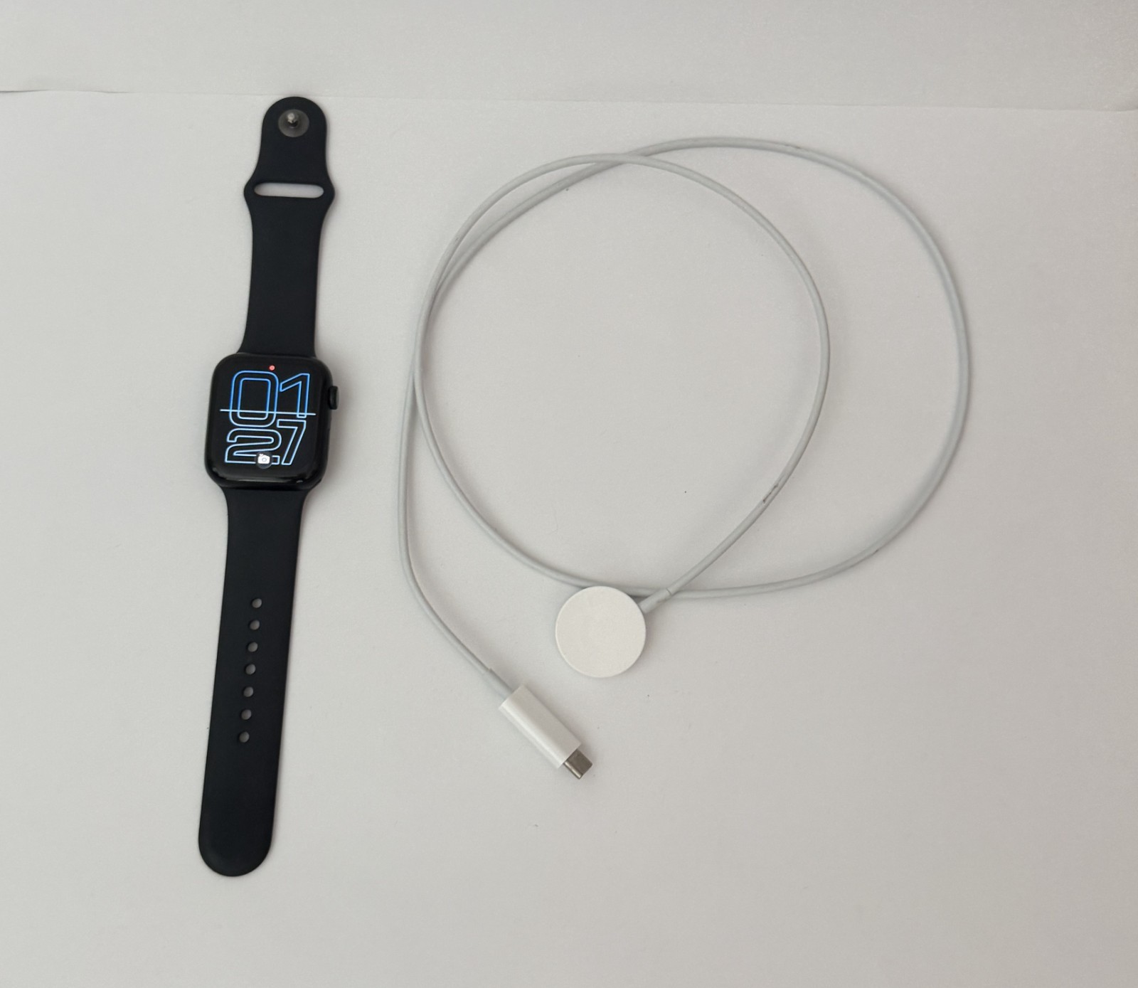 Apple Watch SE (2nd Generation) 44mm Aluminum Case – MRE73LL/A