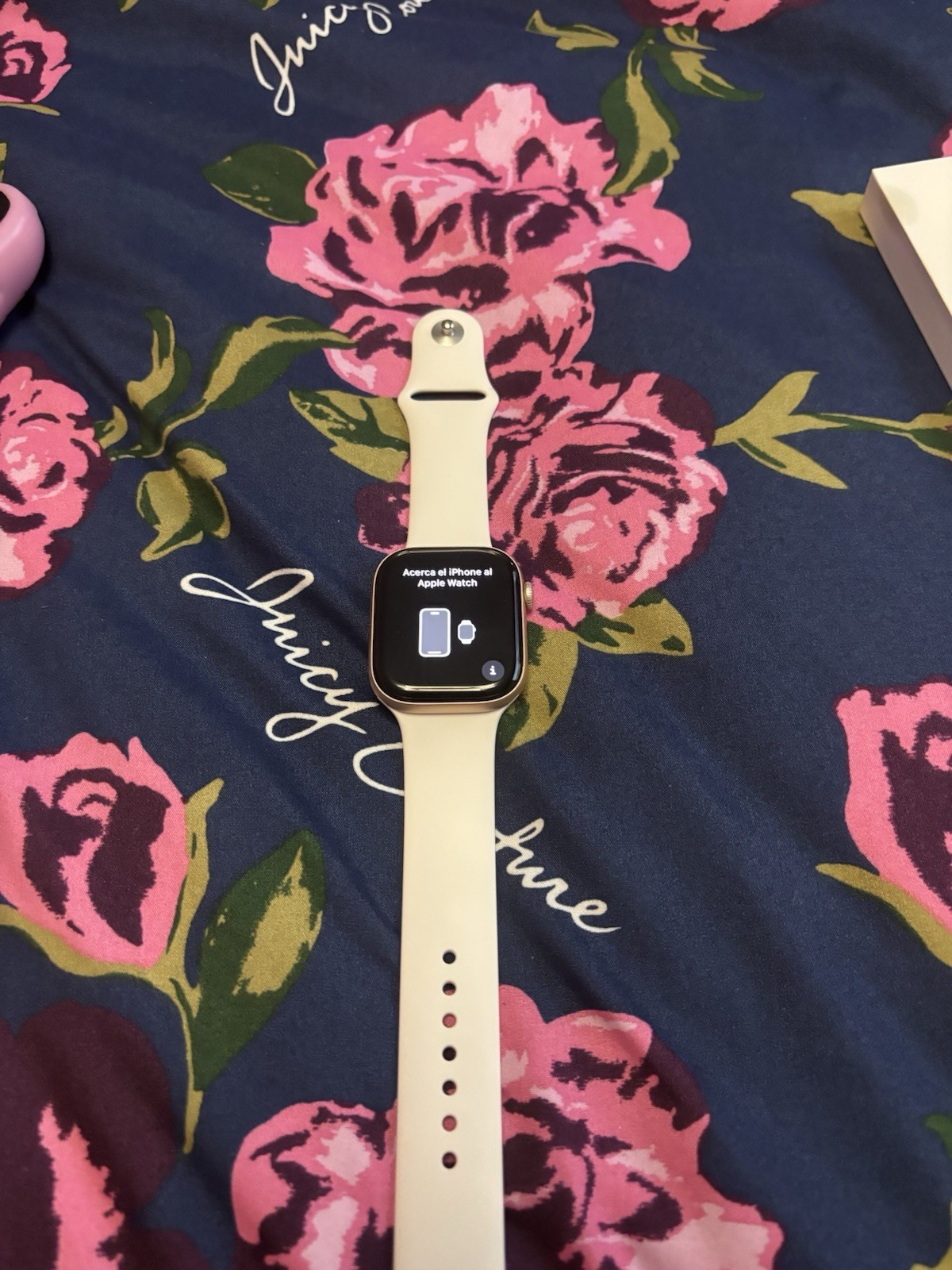 Apple Watch Series 10 Rose Gold Aluminum 46mm Touch Screen pink Silicone Band