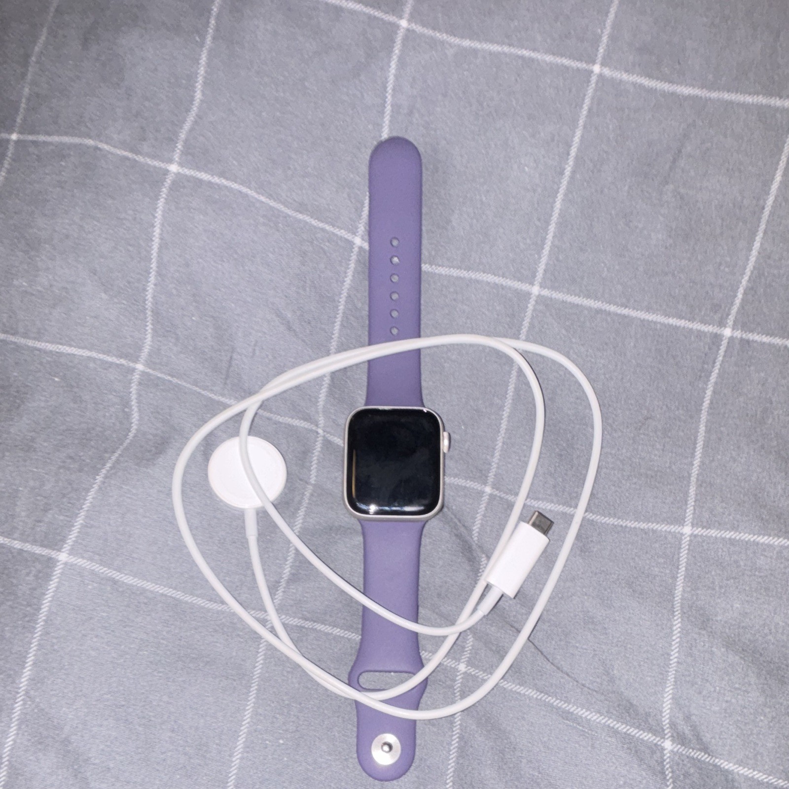 Apple Watch Series 4 44mm Silver Aluminum Case & Purple Silicone Band HR Monitor