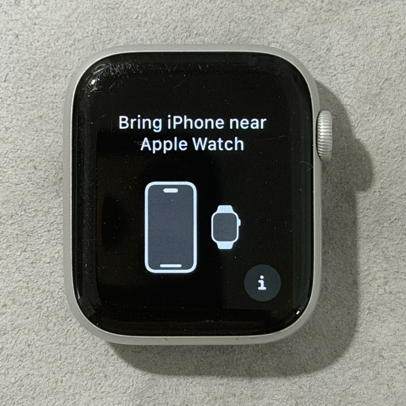 Apple Watch Series 4 44 mm Silver Aluminum Case with White Sport Band (GPS+LTE)