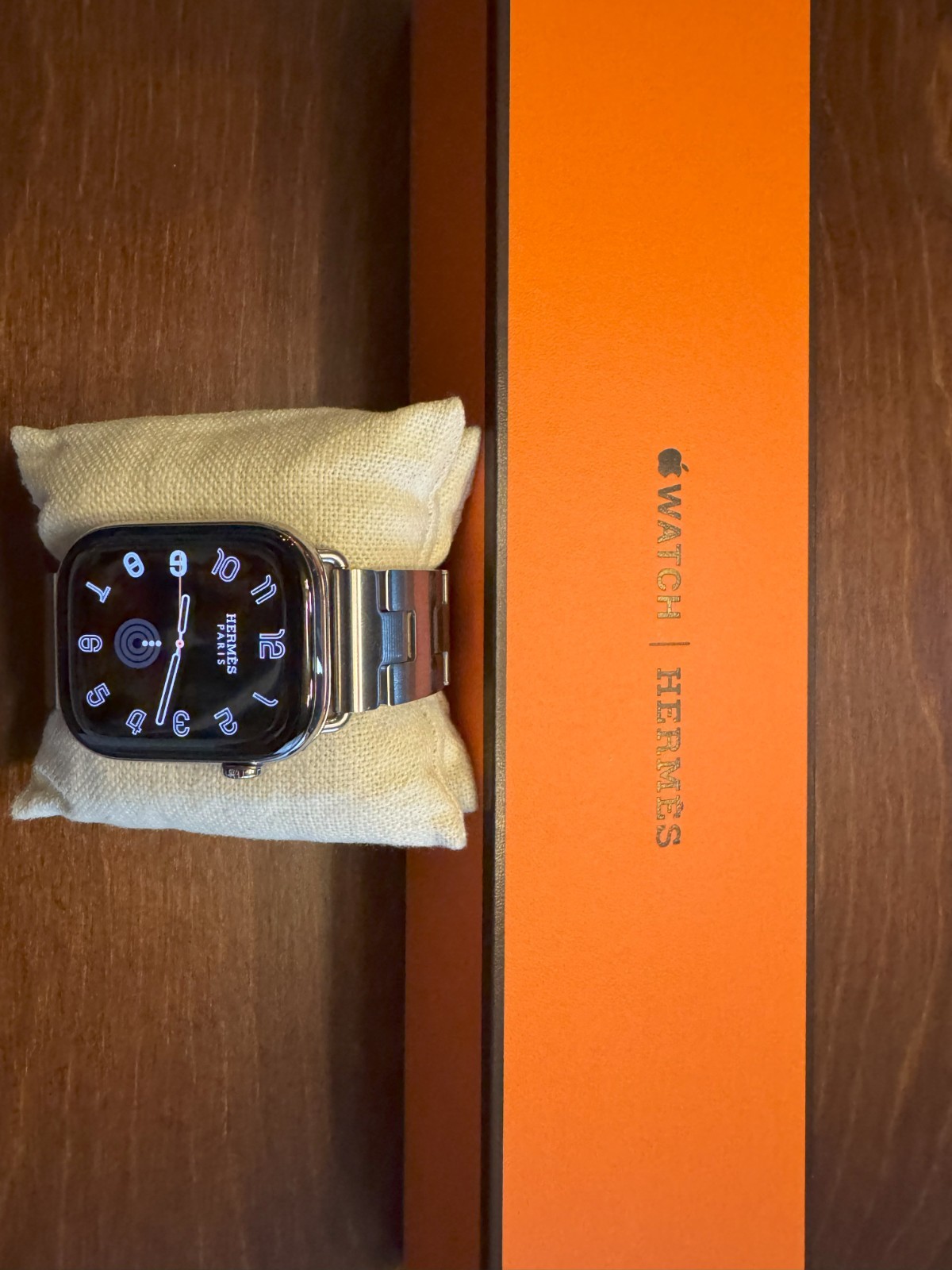 Apple Watch HERMES Series 10, 46mm – Silver Titanium with Large GRAND H Band