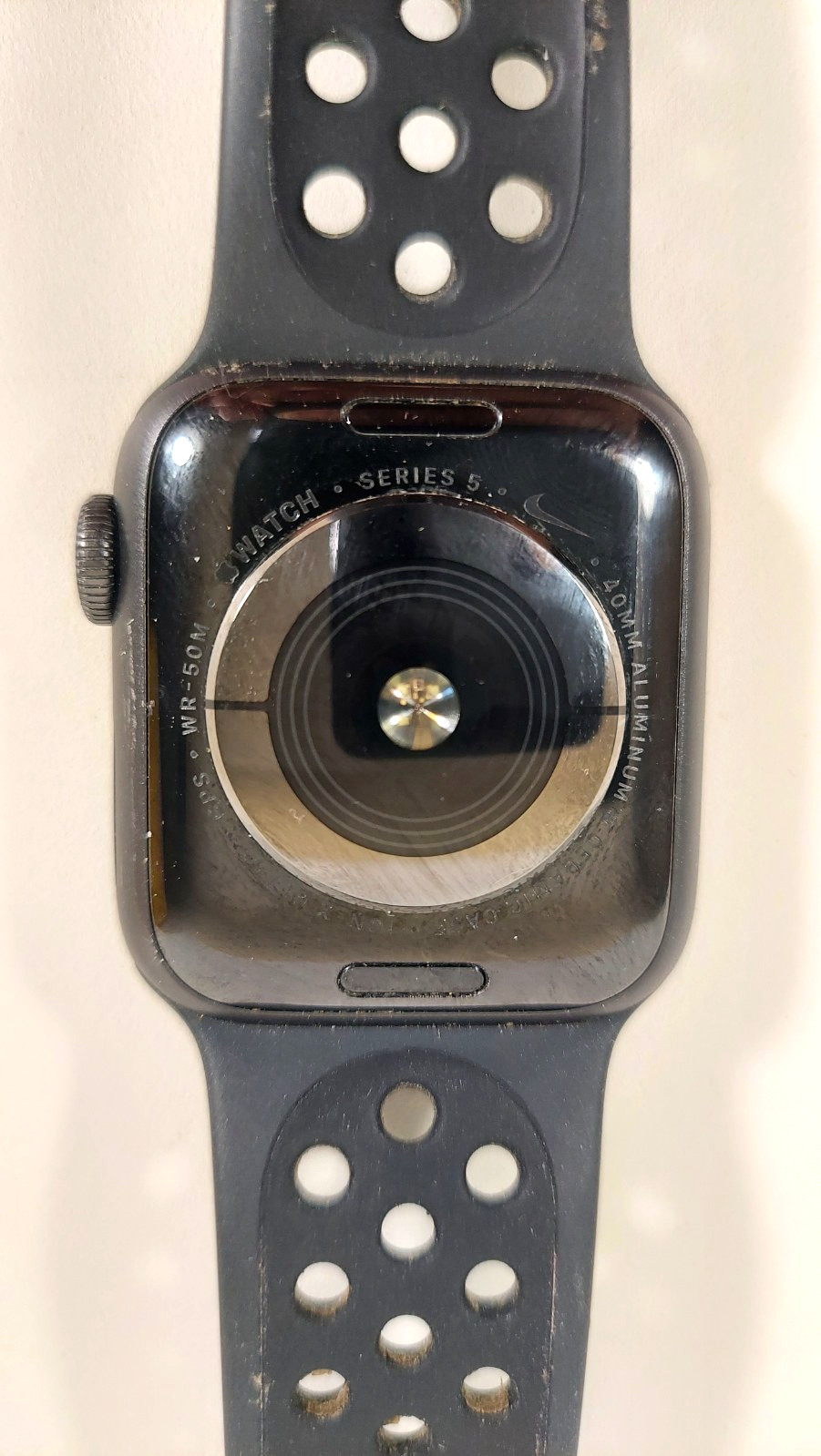 Apple Watch Series 5 40mm black with Band, LOCKED, FOR PARTS