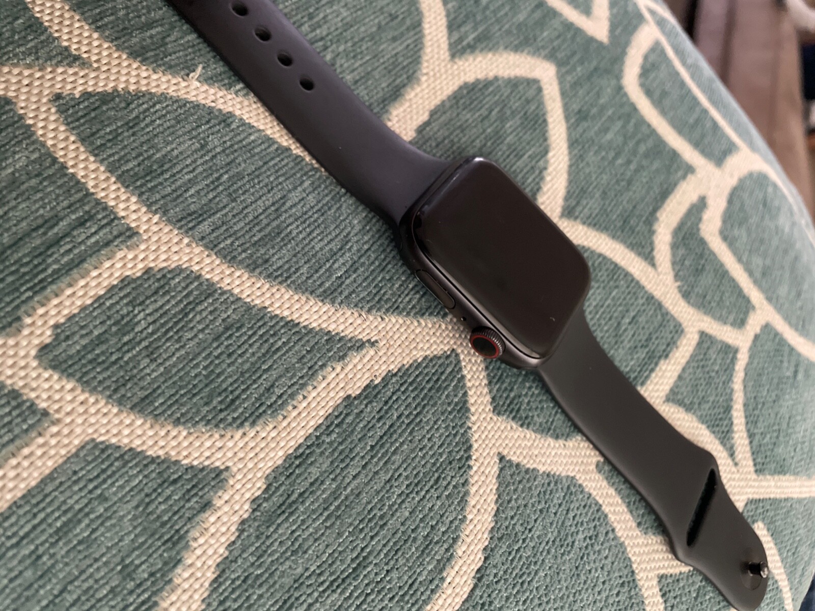 Apple Watch Series 5 44mm Space Gray Aluminium Case with Black Sport Band – S/M
