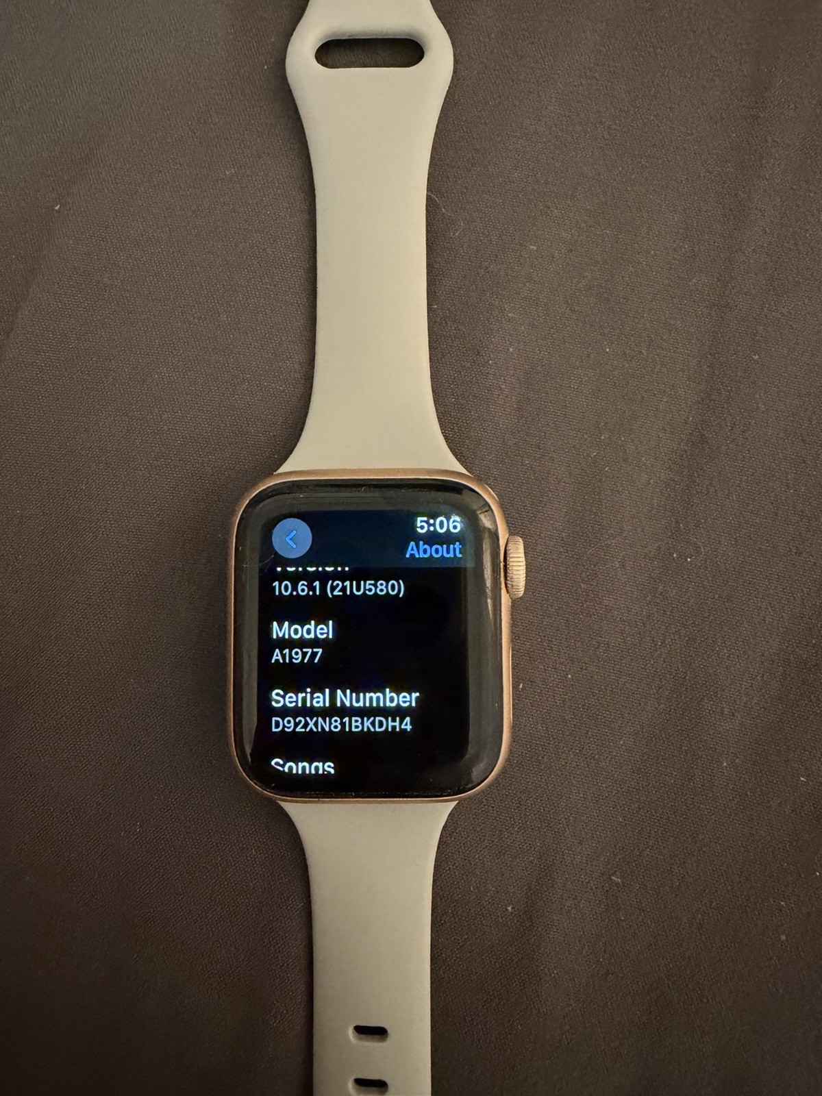 Apple Watch Series 4 40 mm Rose Gold W/ Gray Mini Sport Band