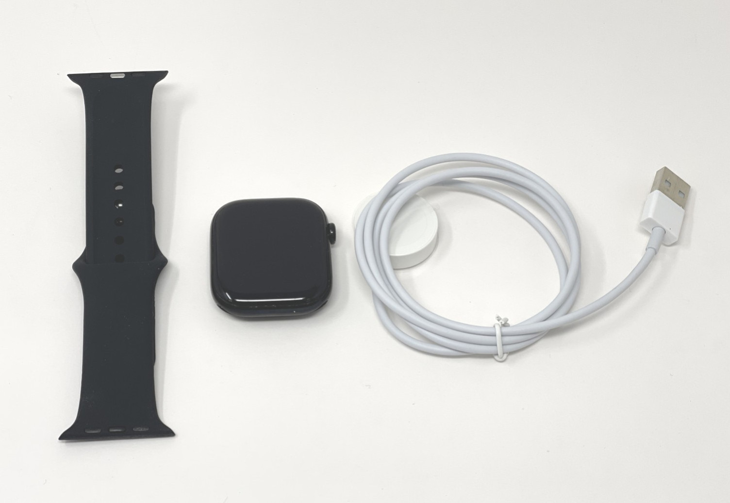 Apple Watch Series 10 46mm Jet Black Aluminum w/ Black Sport Band Cellular Used