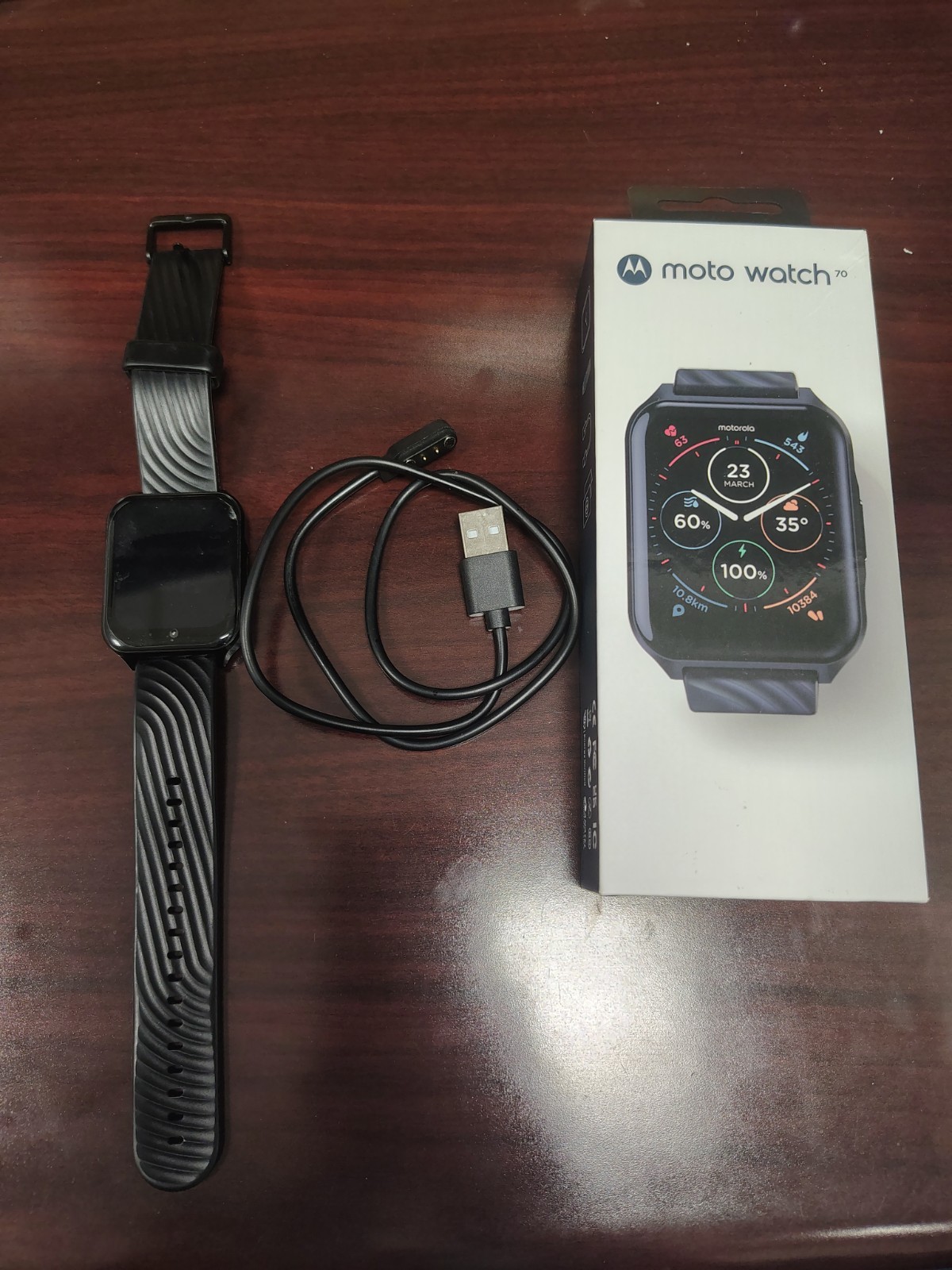 Motorola Moto Watch 70 – Health and Fitness Bluetooth Smartwatch Black MOSWZ70-P