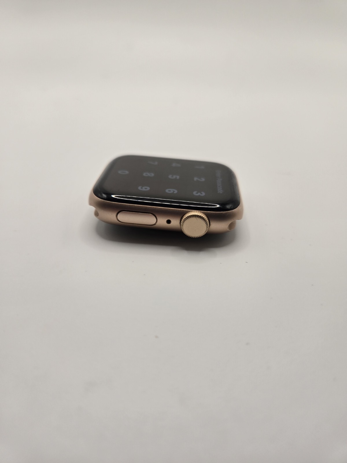 Broken GPS Only Apple Watch SE 1st Gen 44MM Aluminum A2352 Face As Is For Parts