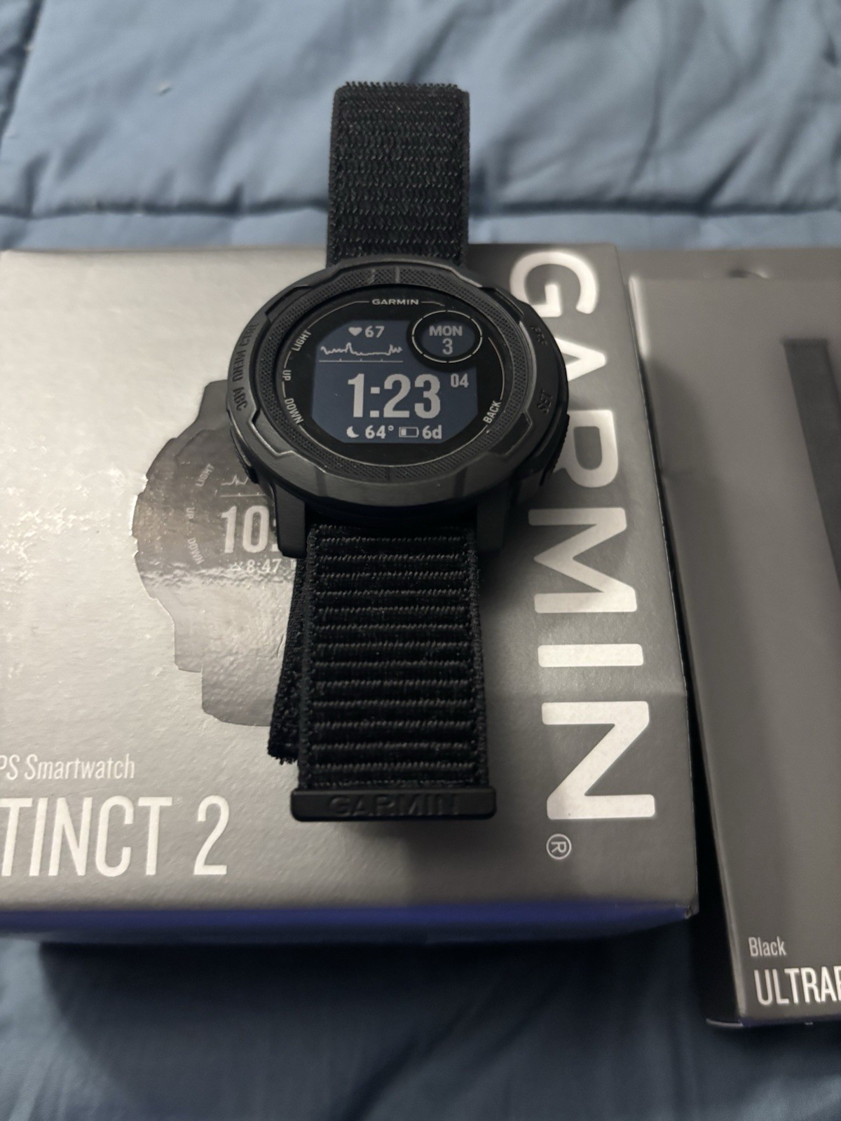 Garmin Instinct 2 Graphite with Garmin ultra fit nylon band