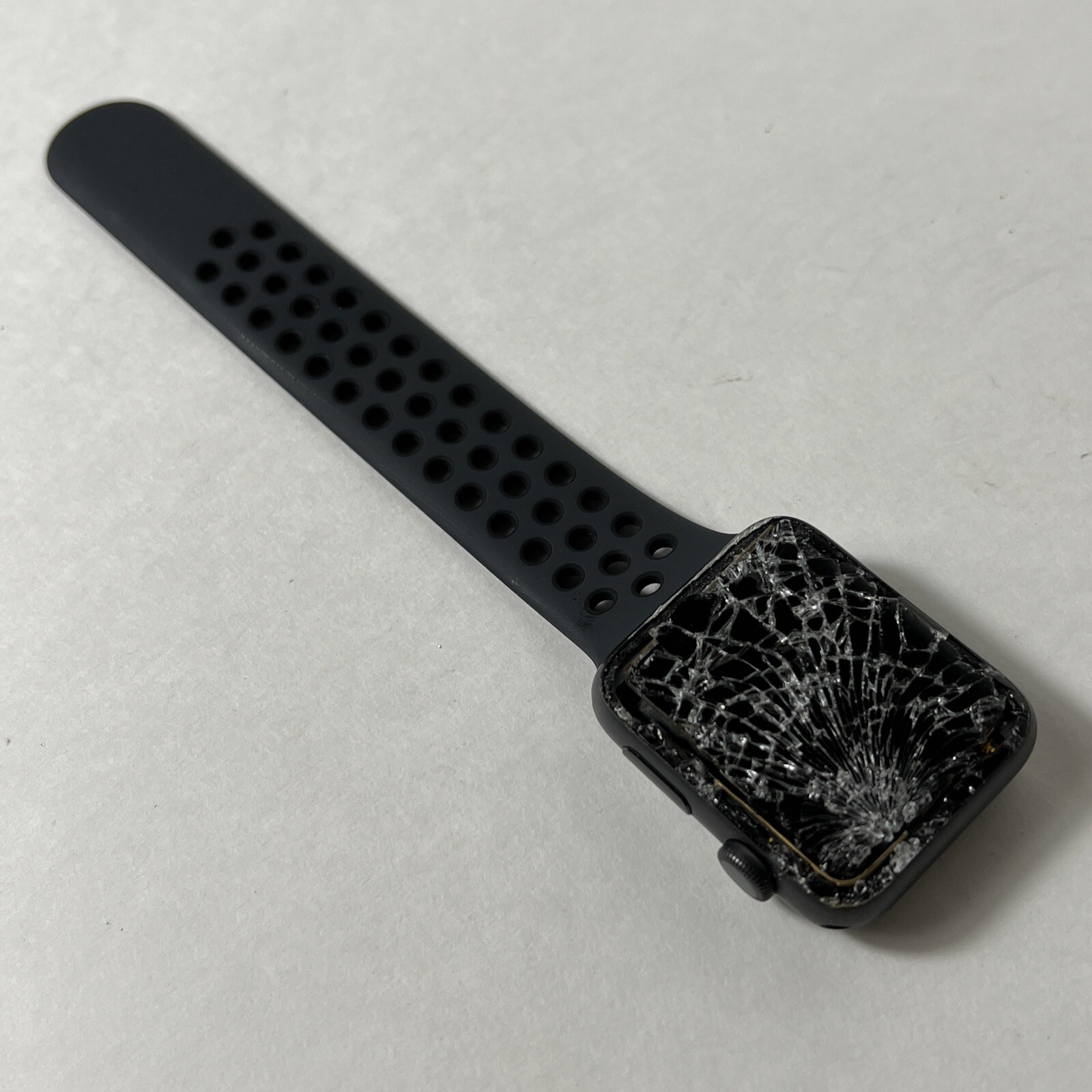 Apple Nike+ Watch Series 2 For Parts Or Repairs Only