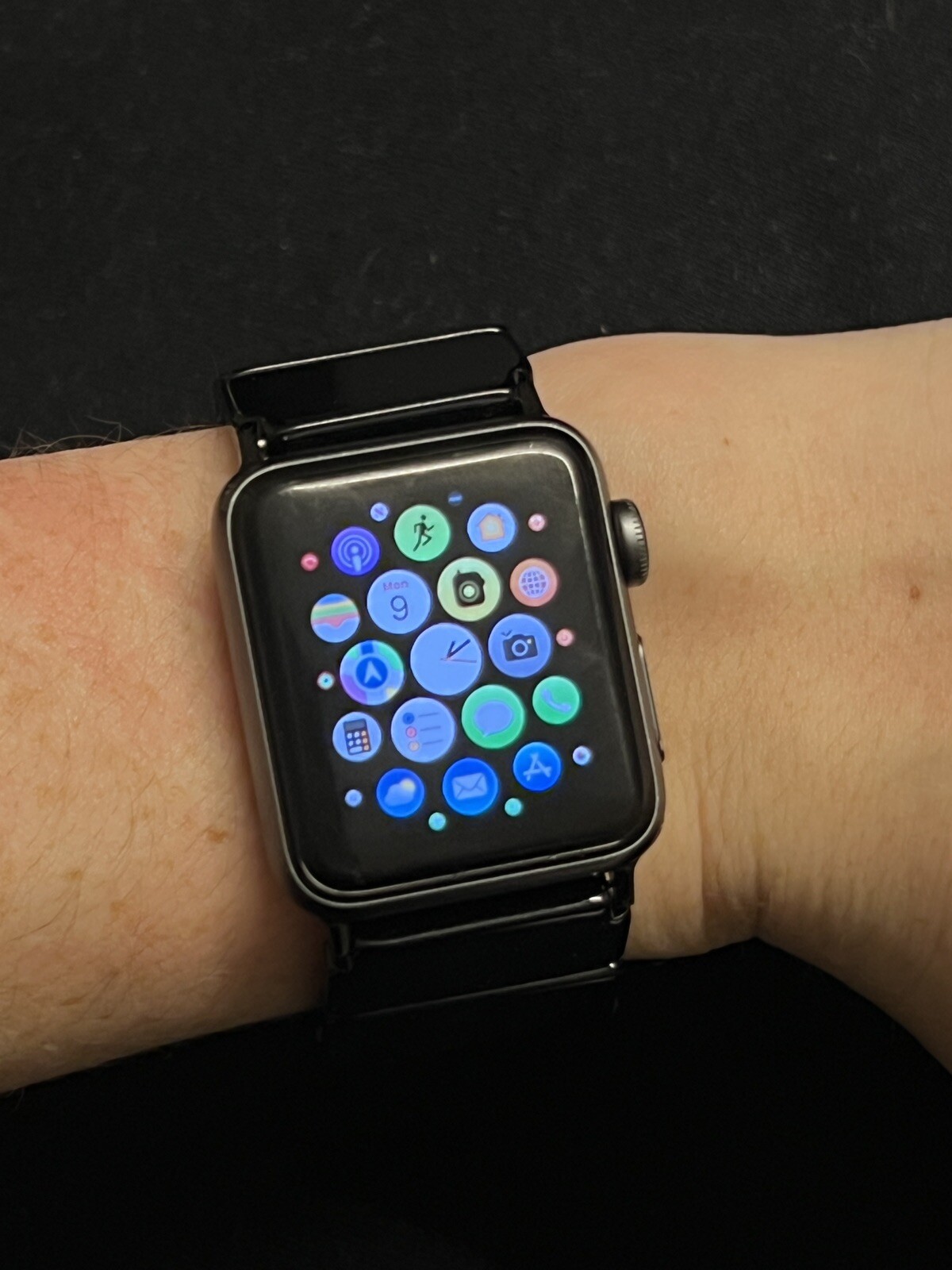 Apple Watch Series 3 38mm Space Gray Aluminum