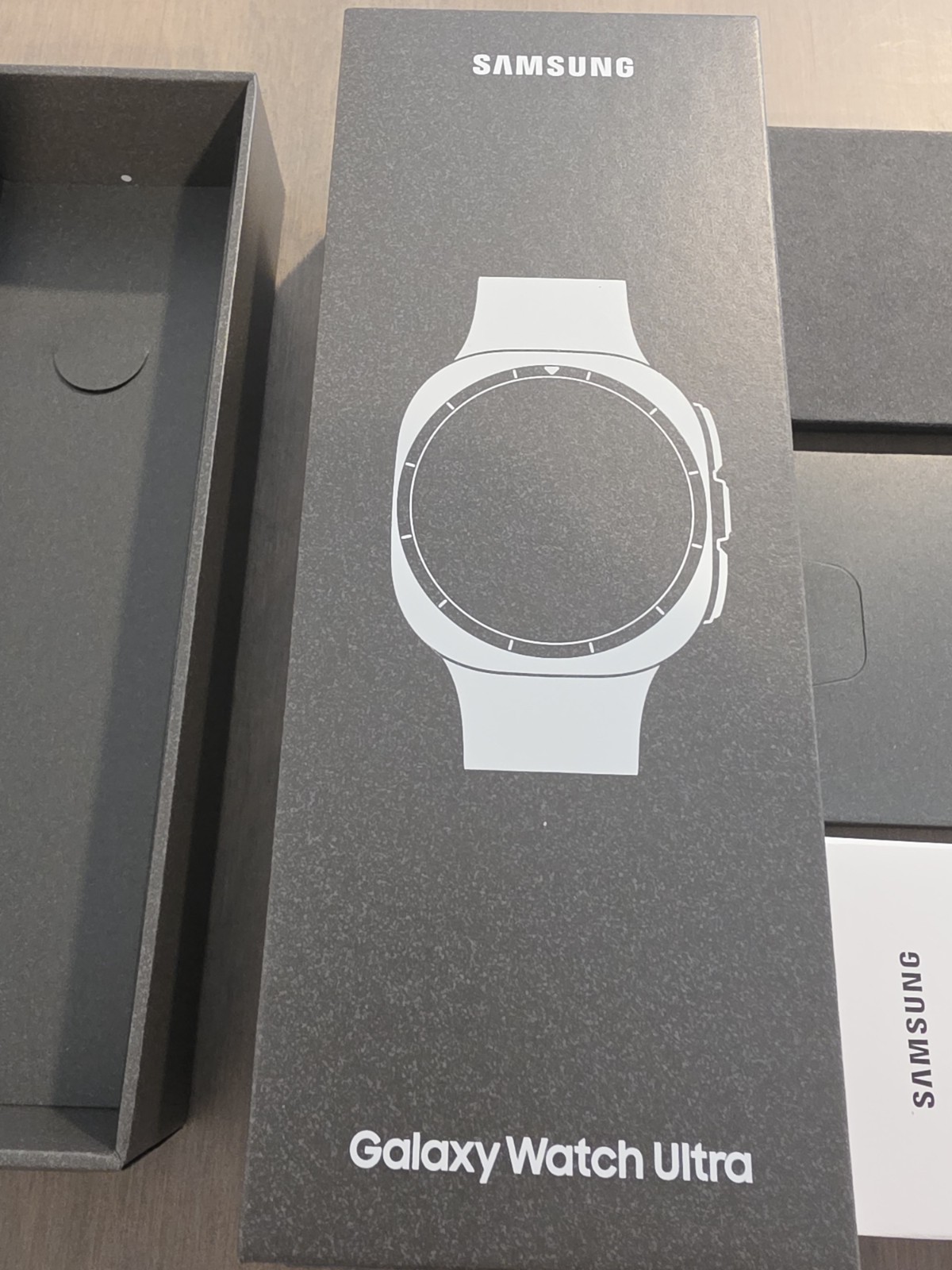 NEW 2026 Samsung Galaxy Watch Ultra2 47mm Titanium Gray LTE / Gray Peakform Band