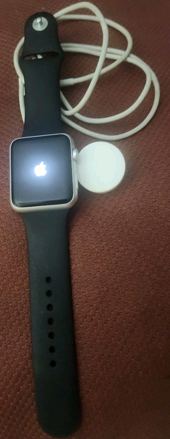 Apple Watch 7000 Series – Black -As Is – Low Battery After Charging